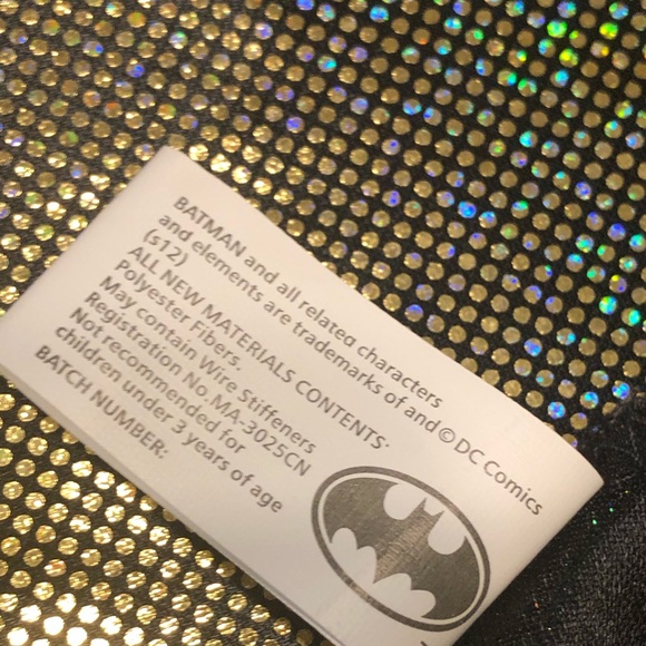 Batman cape. GlitzGold. Good condition. Six Flags! - Picture 5 of 5